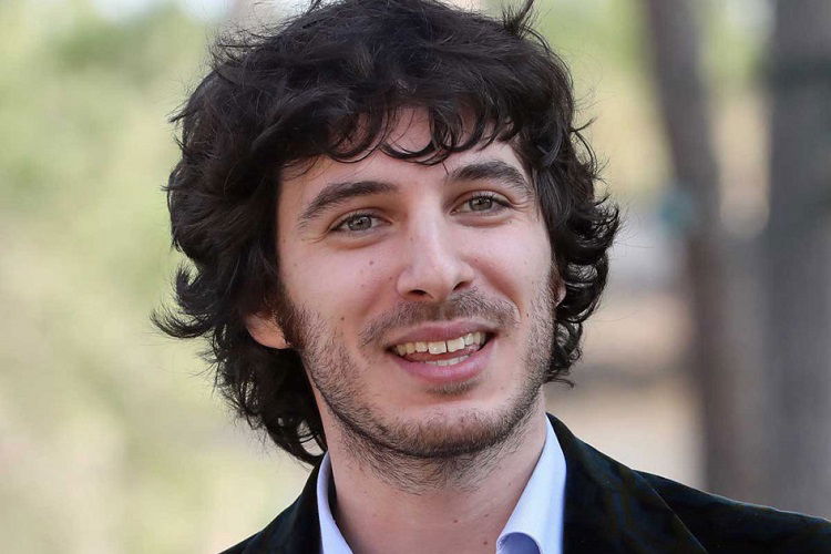 Doc – Nelle tue mani, Pierpaolo Spollon fa una rivelazione sull’ultima puntata della fiction: “Ci sarà un colpo di scena incredibile!” preview