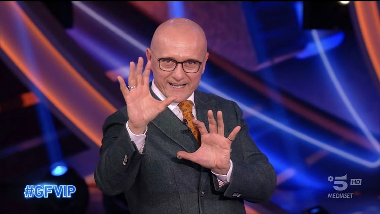 Grande Fratello Vip 6, le anticipazioni della quarantunesima puntata: il ritorno di Alex Belli e una coppia di ex gieffini ospite per San Valentino article-post