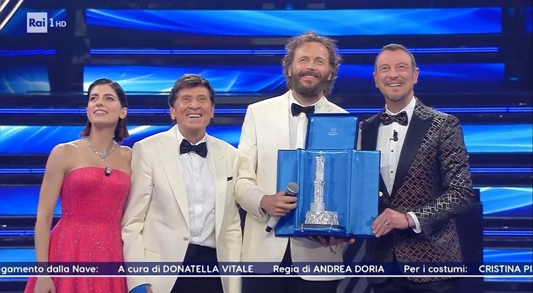 Sanremo 2022, Gianni Morandi vince la serata cover in coppia con Lorenzo Jovanotti!