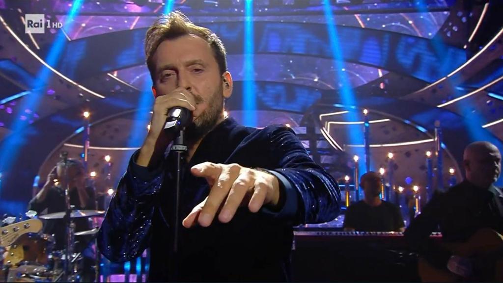 Cesare Cremonini è tornato single? L’indiscrezione article-post