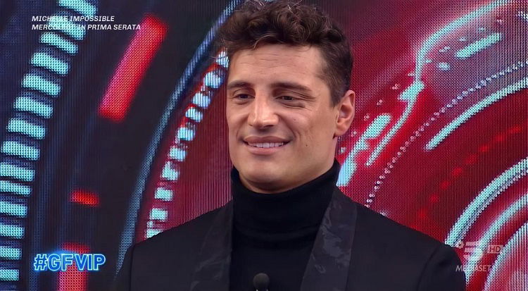 Gf Vip 6, quarantunesima puntata: Gianluca Costantino eliminato, Alex Belli rientra nella Casa. I candidati alla finale sono… article-post