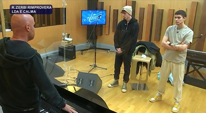 Amici 21, Lda e Calma sfottono il brano di un noto artista italiano: il richiamo di Rudy Zerbi e la rivolta del web preview