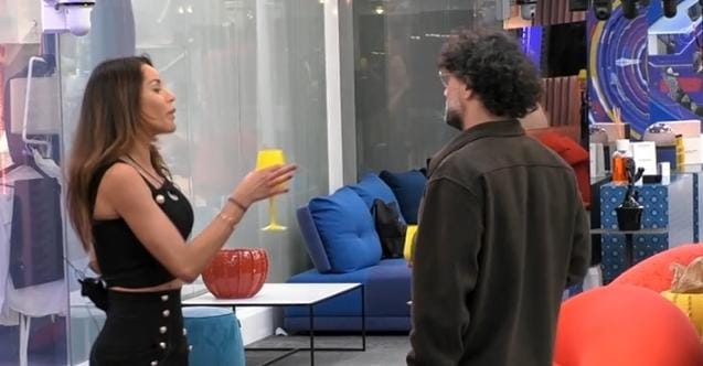Gf Vip 6, Delia Duran “bacchetta” Barù: “Non ascolti le persone, questo è il tuo difetto!” preview