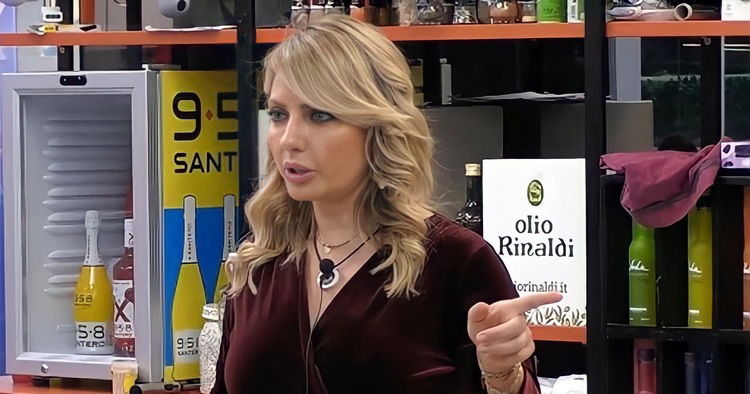 Gf Vip 6, Manila Nazzaro scopre di essere soprannominata “Lavapiatti”: la reazione article-post