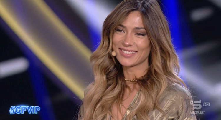 Soleil Sorge smette di seguire sui social alcuni ex coinquilini del Gf Vip 6 (tra cui Alex Belli) e lo annuncia con un tweet preview