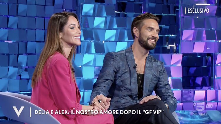 Verissimo, Alex Belli e Delia Duran: “Nonostante gli alti e bassi, il nostro amore ha vinto su tutto!” preview