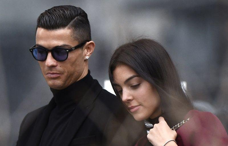 Dramma per Cristiano Ronaldo e Georgina, morto uno dei gemelli durante il parto