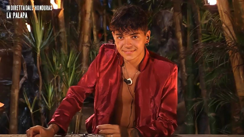 Isola 16, il padre di Blind interviene nella disputa tra il naufrago e la madre: le sue parole preview