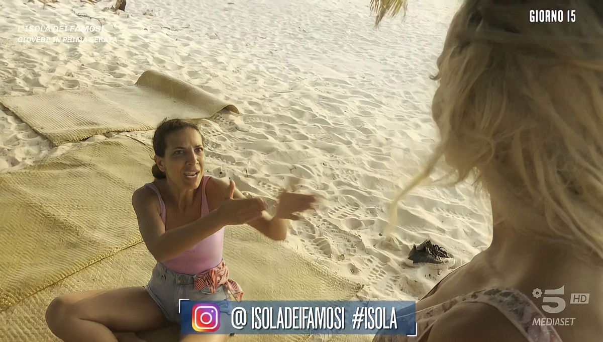 Isola 16, Roberta Morise infuriata dopo aver perso al televoto contro Lory Del Santo: “Ha vinto il saper giocare” article-post