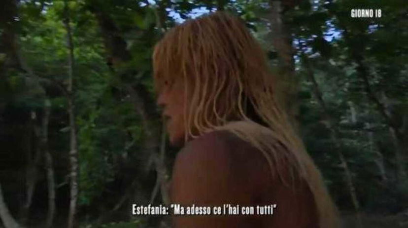 Isola 16, Floriana Secondi inveisce contro tutti i naufraghi dopo la nomination ricevuta da Carmen Di Pietro e Alessandro Iannoni preview