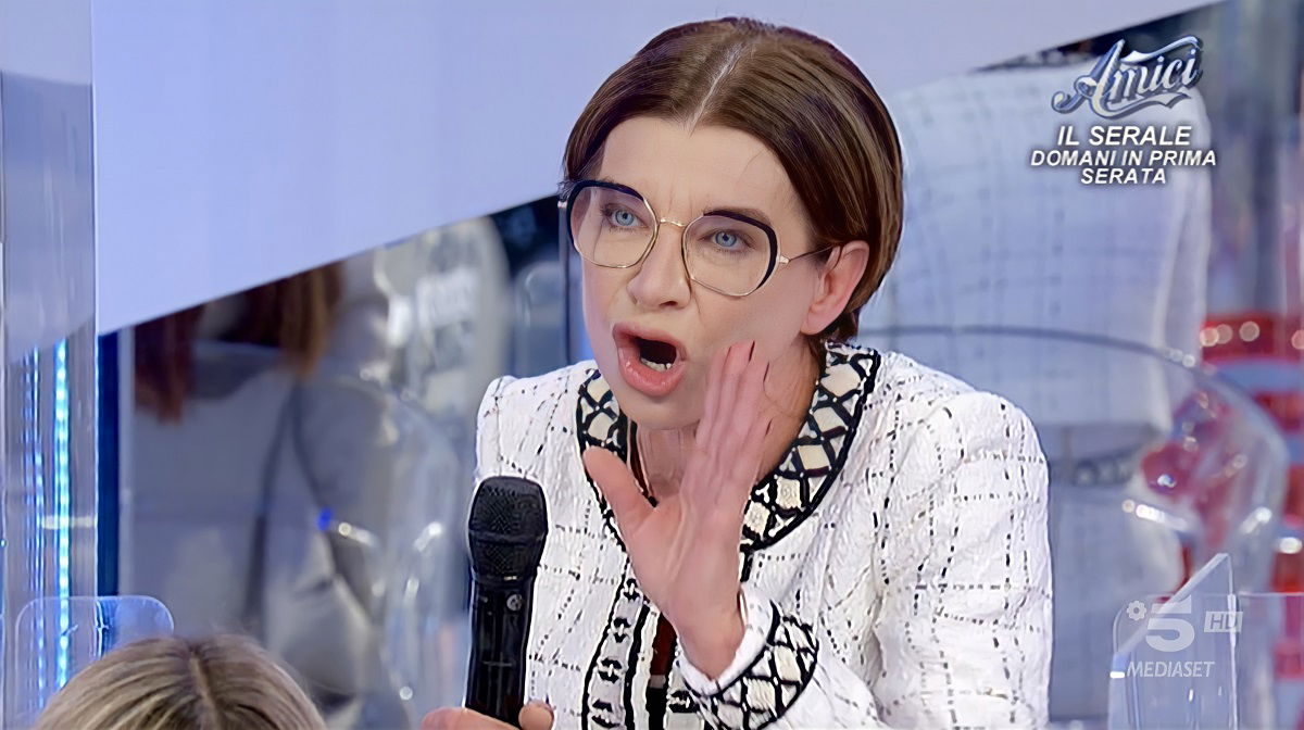 Uomini e Donne: l’opinione di Chia sulla puntata del 15/04/22 article-post