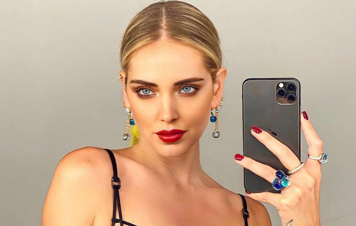 Chiara Ferragni confessa: “Pensavo di non meritare il successo”. Poi svela come affronta le critiche degli hater article-post