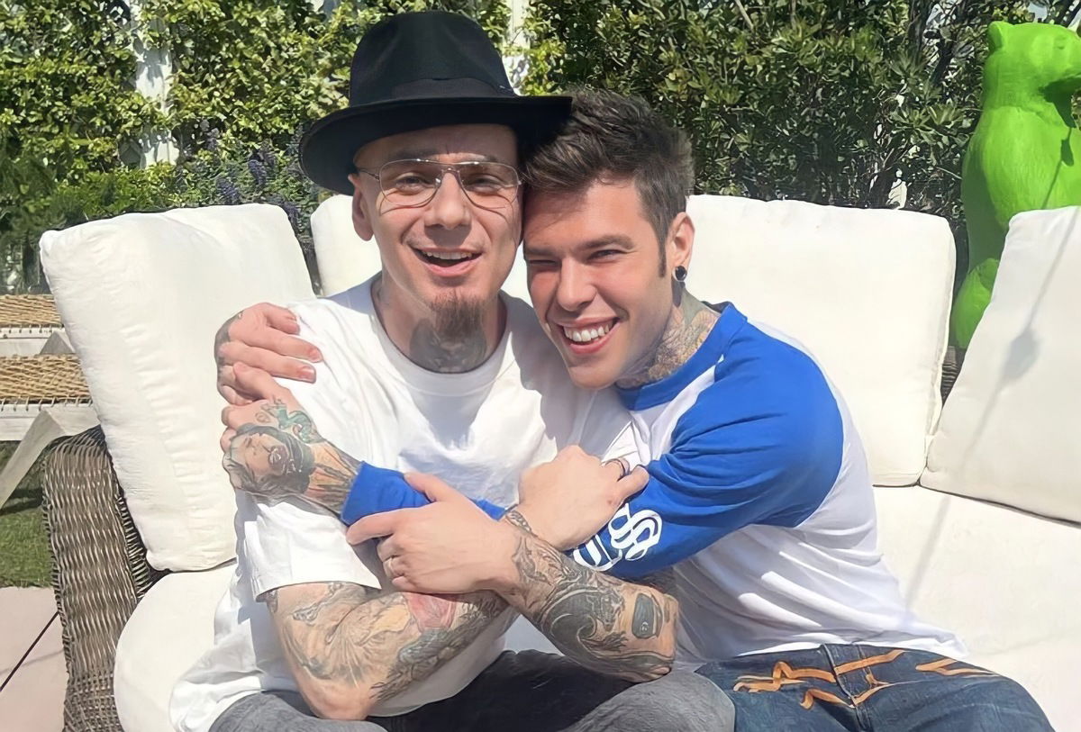 Fedez e J-Ax di nuovo insieme sul palco per beneficenza: ecco dove e quando article-post
