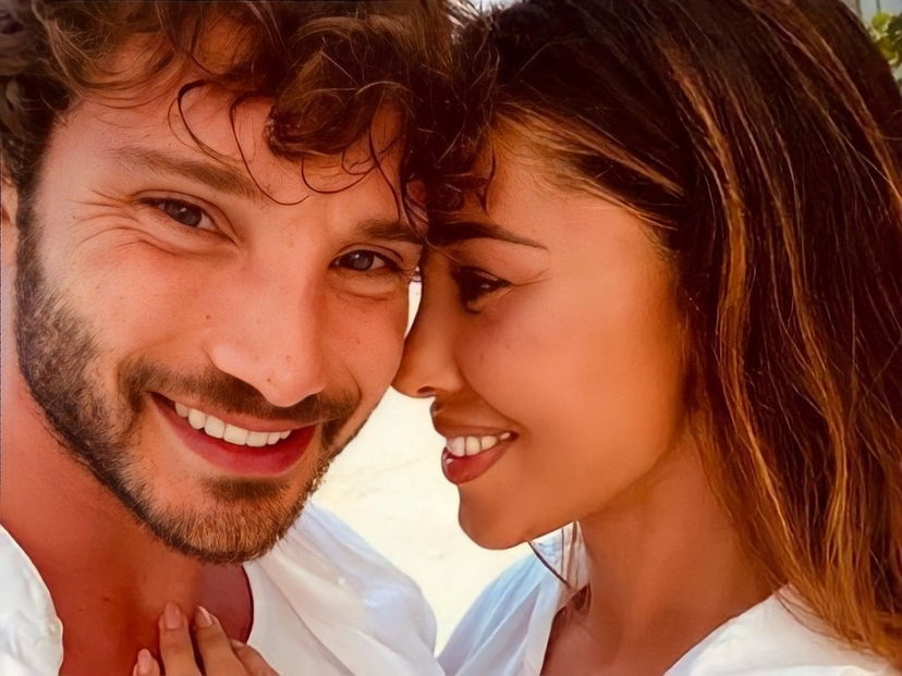 Belen Rodriguez e Stefano De Martino, arriva (finalmente) il bacio: la foto preview