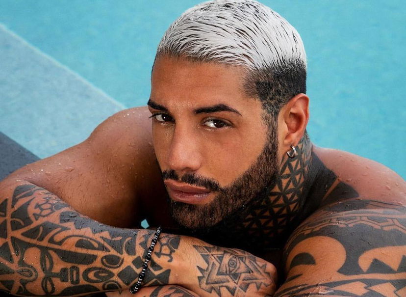 Francesco Chiofalo mostra il suo volto sui social dopo l’intervento chirurgico preview