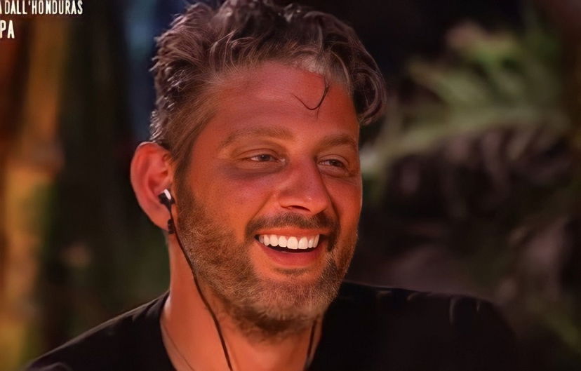 Isola 16, un’amica di Edoardo Tavassi rivela che quest’ultimo convive con la ex fidanzata: “Lei ha una patologia, non esce di casa” preview