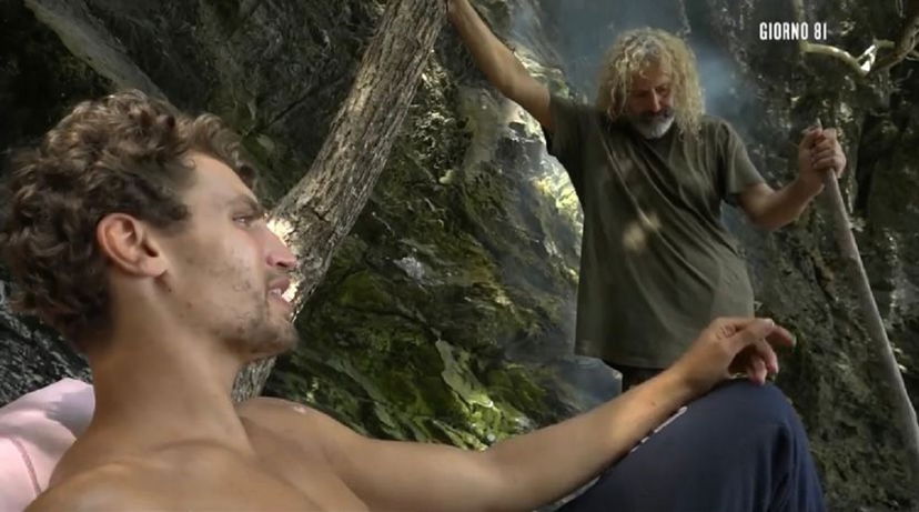 Isola 16, Luca Daffré si rifiuta di condividere il cibo con Gennaro Auletto: scatta il botta e risposta preview