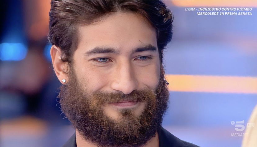 Isola 16, Roger Balduino svela i motivi che l’hanno costretto a ritirarsi (e Nicola Savino ne aggiunge uno citando un iconico naufrago) preview