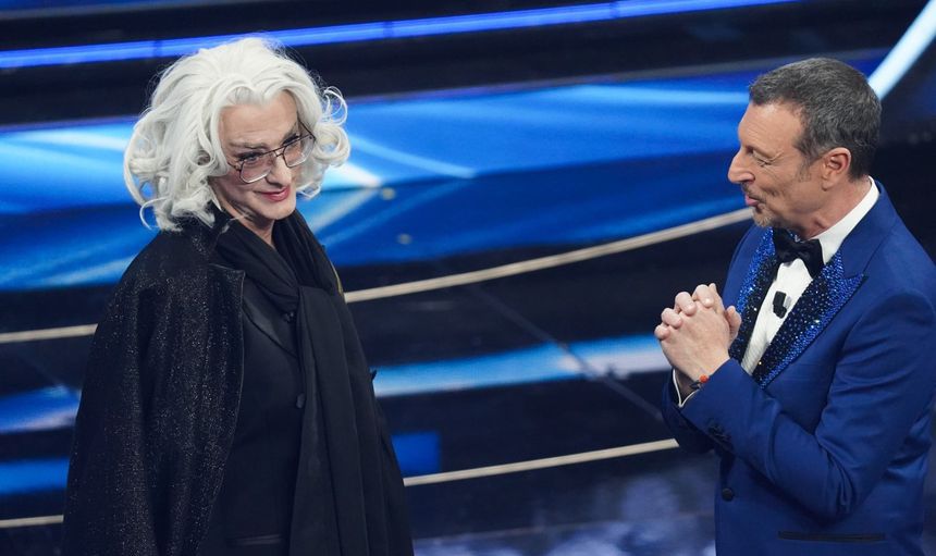 Sanremo 2023, Amadeus vuole Drusilla Foer: ecco quale sarà il suo ruolo article-post