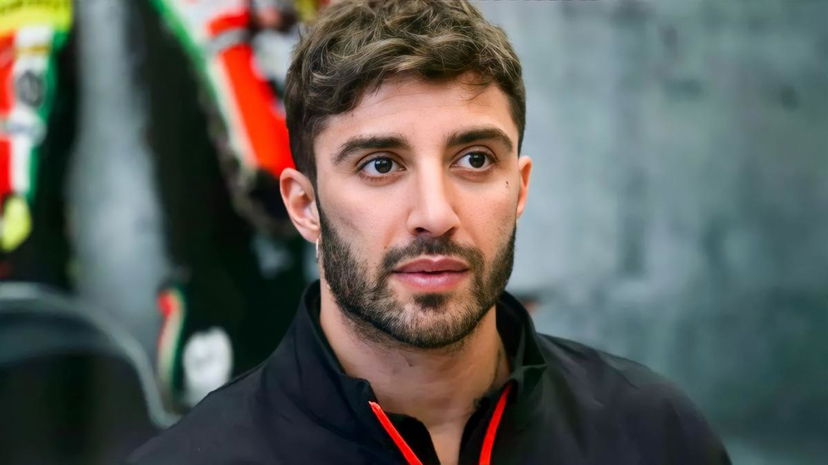 Gf Vip 7, Andrea Iannone quarto Vippone ufficiale? L’indizio di Alfonso Signorini preview