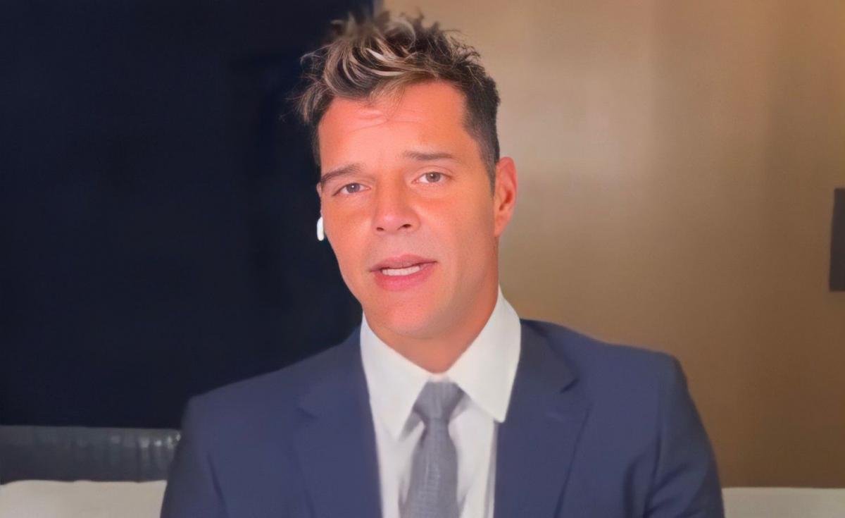 Ricky Martin pubblica un video sfogo dopo l’archiviazione del caso sulle presunte molestie al nipote: “È stato devastante”