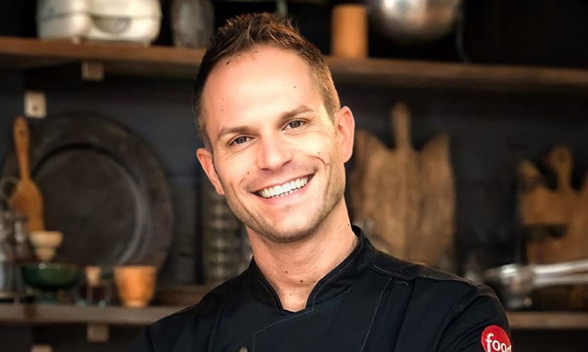 Gf Vip 7, dopo la (colorita) smentita di Simone Rugiati una giornalista lo sbugiarda: “Ti ricordi quando…” preview