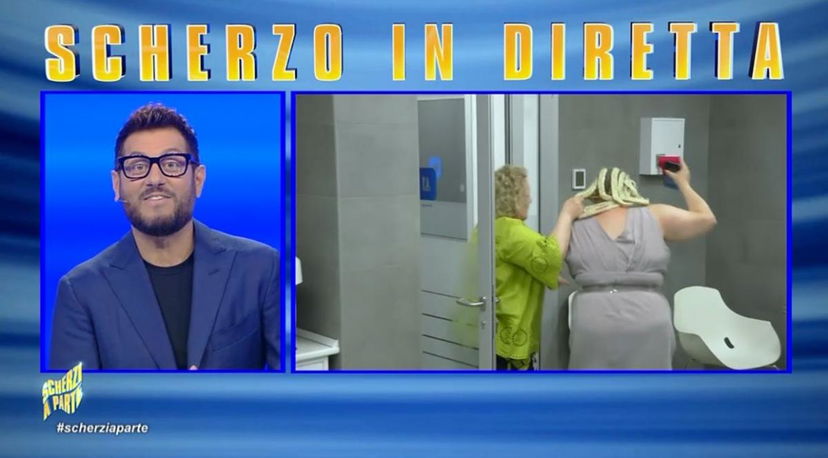 Katia Ricciarelli prende per i capelli un’attrice ma poi scopre di essere su Scherzi a Parte (Video) preview