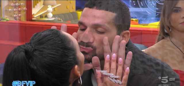 Gf Vip 7, un’ex corteggiatrice di Luca Salatino commenta l’esperienza del vippone nel reality e lancia più di una stoccata a Soraia Ceruti preview