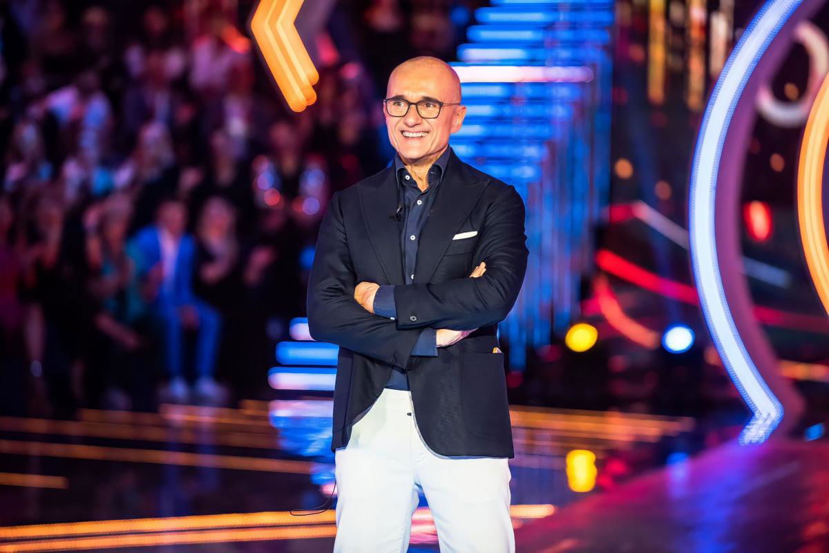 Gf Vip 7, Alfonso Signorini cambia (ancora) idea in merito alle elezioni: ecco come voteranno i Vipponi article-post