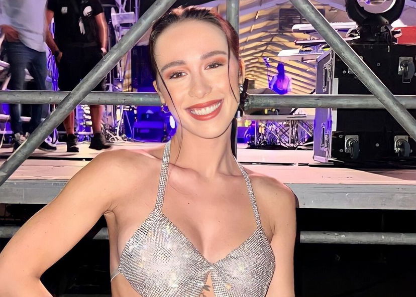 Aurora Ramazzotti col compagno Goffredo Cerza presente al tour mondiale di papà Eros: ecco come ha risposto all’immancabile domanda sulla gravidanza preview