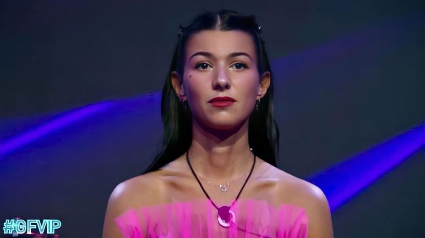 Gf Vip 7, seconda puntata: frizioni tra Antonella Fiordelisi e Pamela Prati, Ginevra Lamborghini (già) diffidata da sua sorella Elettra preview