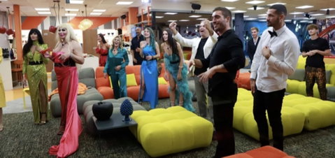 Gf Vip, ex Vippone svela: “Dopo il reality mi avevano rassicurato che sarei tornato ad essere un personaggio, ma sono spariti tutti” preview