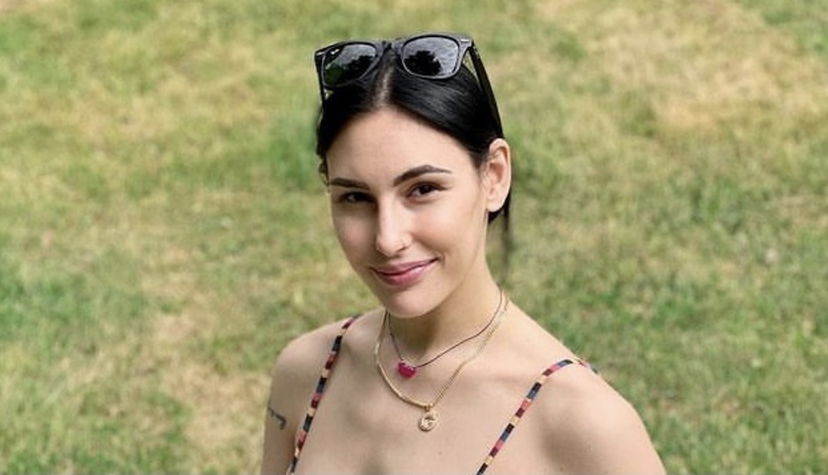 Giulia Pauselli replica stizzita a chi le chiede perché non mostra il bambino sui social preview