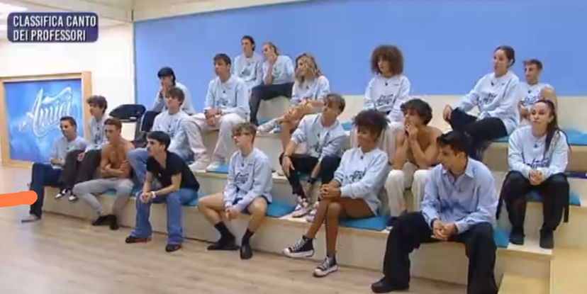 Amici 22, Rudy Zerbi giudica negativamente alcuni cantanti e i ragazzi si ribellano (Video) preview