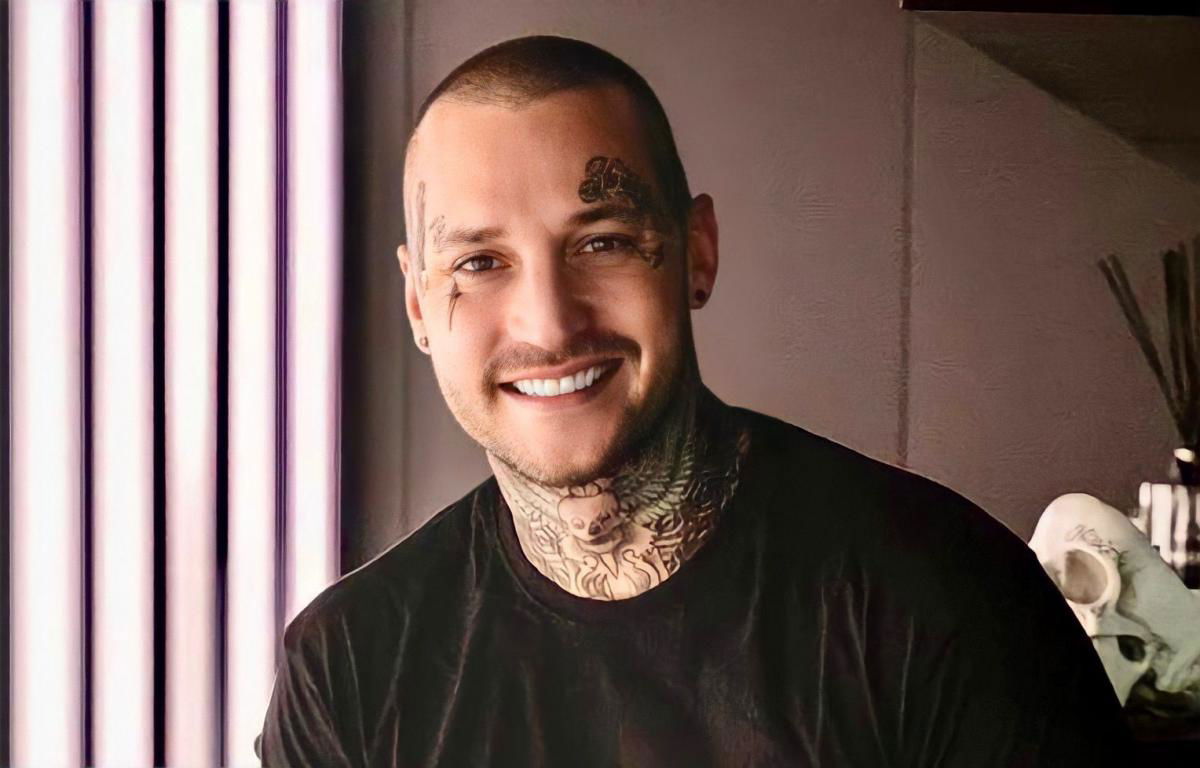 Manuel Vallicella, ai funerali dell’ex tronista l’omaggio di Maria De Filippi e della redazione di Uomini e Donne article-post