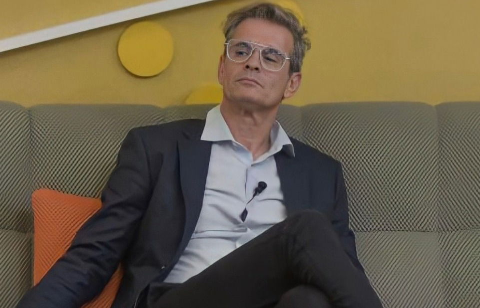 Gf Vip 7, disgustose parole dei Vipponi contro Marco Bellavia: “Non vieni qui a fare psicanalisi gratis, vai alla neuro-deliri” article-post