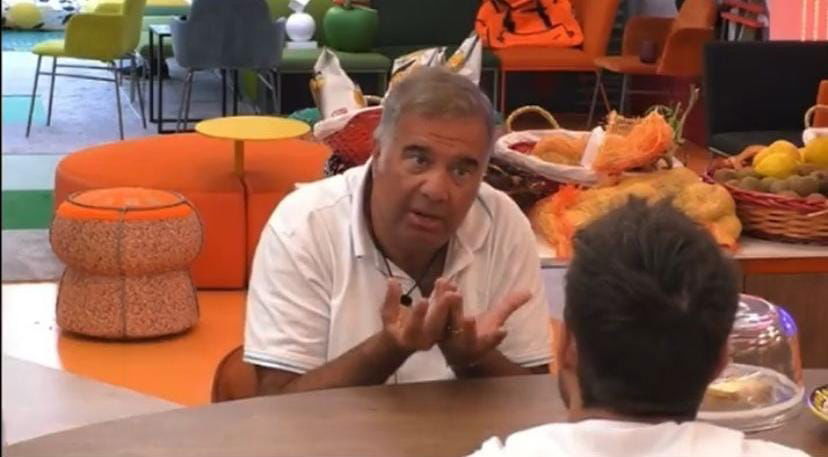 Gf Vip 7, Charlie Gnocchi: “Ha il capello riccio da neg*o” preview