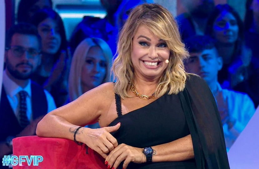 Gf Vip, un ex Vippone si sbilancia: “Sonia Bruganelli ha una grande carica erotica, se non fosse impegnata…” preview