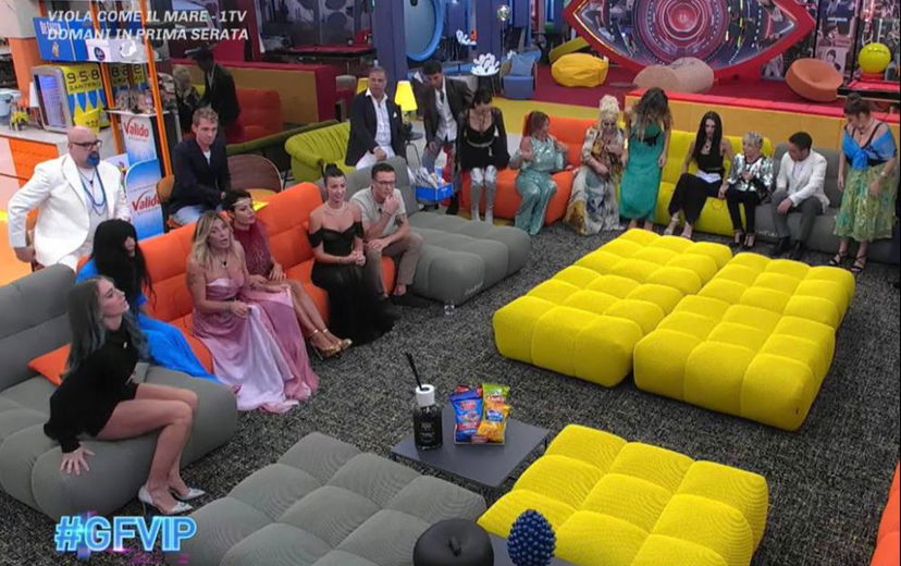 Gf Vip 7, urla fuori dalla Casa: “Avete bullizzato Marco Bellavia, fate tutti schifo!”. Le reazioni dei Vipponi preview