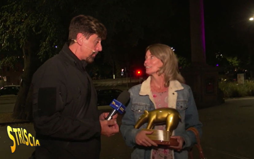 Striscia la Notizia, Tapiro d’Oro a Flavia Vento per il caso Totti – Blasi: “Un giorno parlerò e spero che…” preview