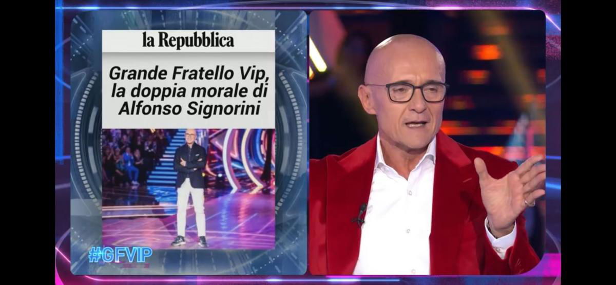 Alfonso Signorini in diretta al Gf Vip 7 replica ad un articolo uscito su La Repubblica: la reazione della testata giornalistica article-post