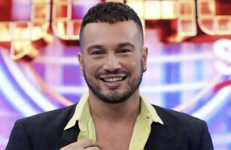 Tale e Quale Show 12, Antonino Spadaccino dopo la vittoria svela qual è ora il suo sogno più grande. E a proposito di Amici… preview