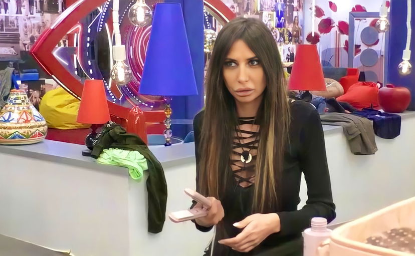 Gf Vip 7, Sarah Altobello confessa l’interesse per uno dei Vipponi: “Sento delle vibes, ma prima di buttarmi…” preview