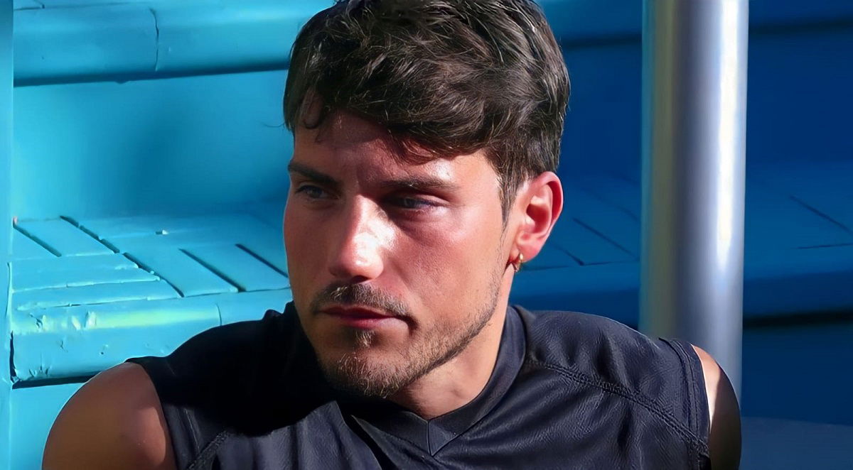 Gf Vip 7, Daniele Dal Moro si confida con Sarah Altobello e pare riferirsi alla sua ex Martina Nasoni: “Non avevo il coraggio di lasciarla perché…” article-post