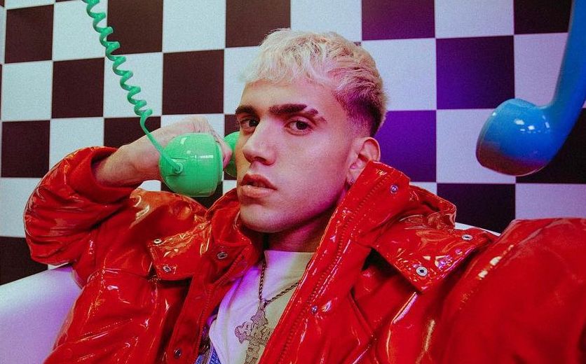 Amici 20, Aka7even finisce nella bufera dopo aver pubblicato l’estratto di una nuova canzone: ecco cosa è successo article-post