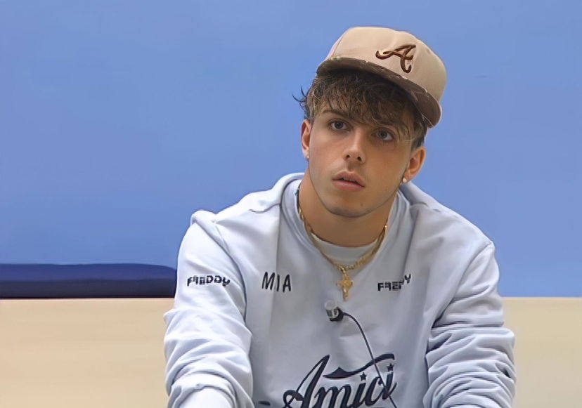 Amici 22, la mamma di Mattia Zenzola pubblica una foto sui social per difendere il figlio e scatena le polemiche del web preview