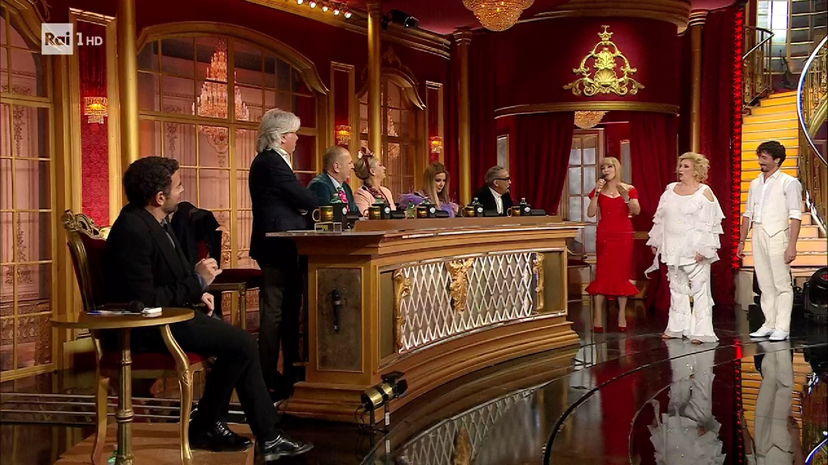 Ballando con le Stelle 17, ottava puntata: volano stracci tra Guillermo Mariotto e Selvaggia Lucarelli per ‘colpa’ di Iva Zanicchi preview