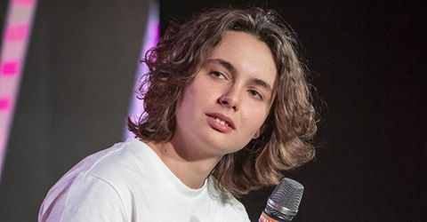 Madame stravolge completamente il suo look: ecco com’è ora la cantante preview