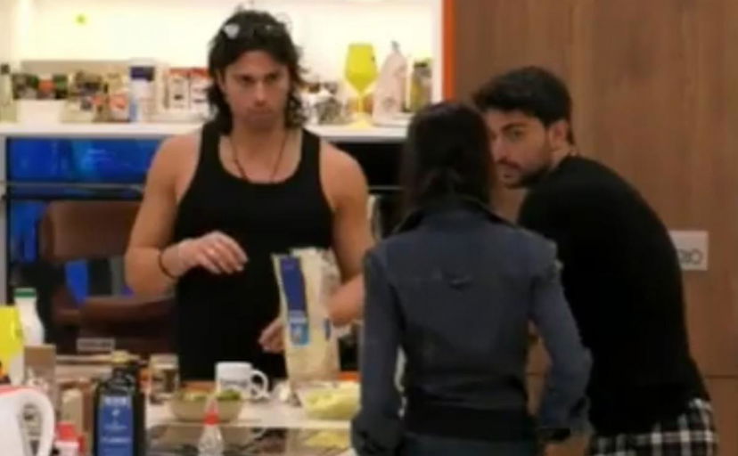 Gf Vip 7, Dana Saber convinta di aver visto un “demone nero con la faccia da mucca” nella Casa: la reazione di Luca Onestini preview