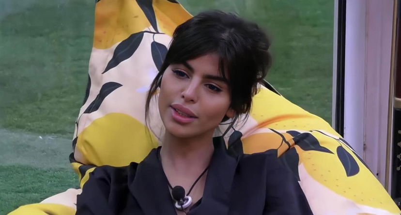 Gf Vip 7, Dana Saber litiga con due Vippone: “Mi stai stressando, io non voglio amiche!” preview